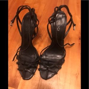 Aldo Black Strappy Samdals 7